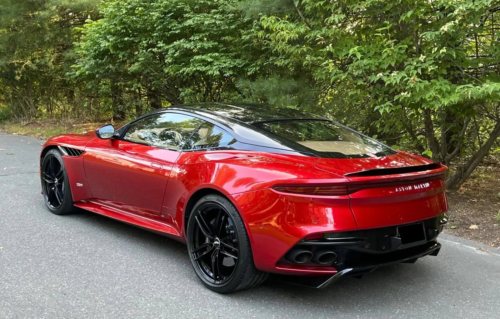2019 Aston Martin DBS Superleggera Coupe