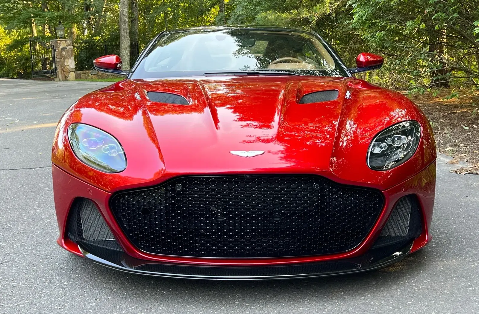 2019 Aston Martin DBS Superleggera Coupe