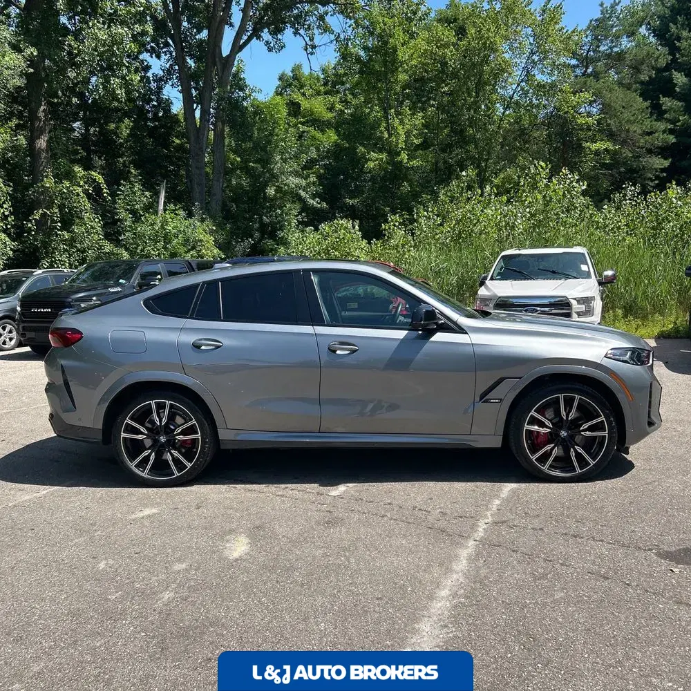 2024 BMW X6 M60i