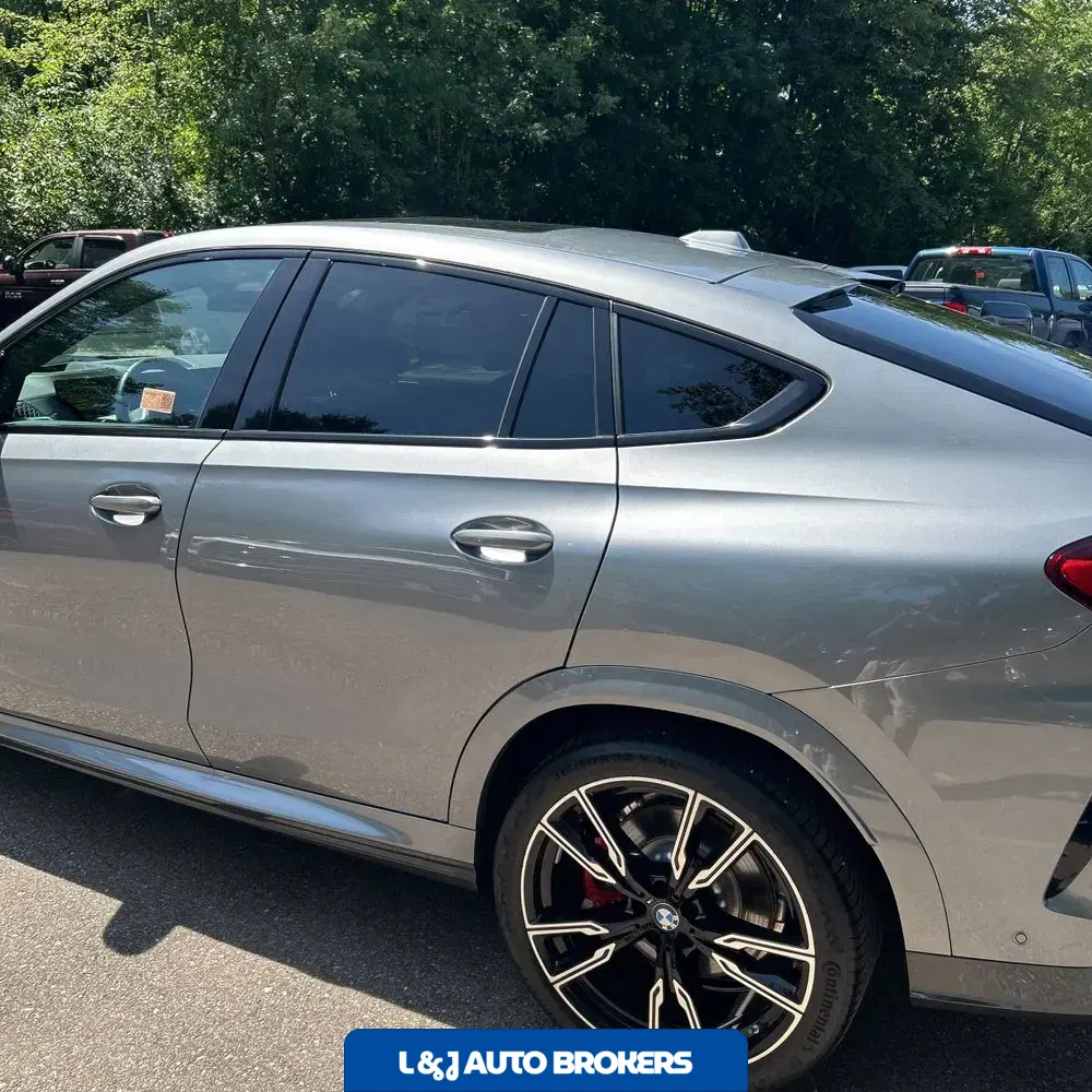 2024 BMW X6 M60i