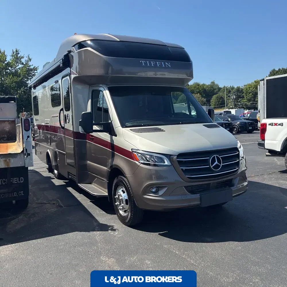 2020 Tiffin Motorhome Wayfarer