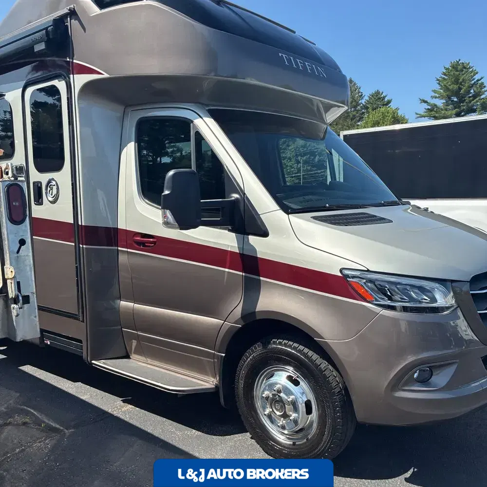 2020 Tiffin Motorhome Wayfarer