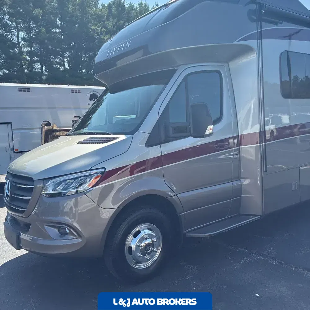 2020 Tiffin Motorhome Wayfarer