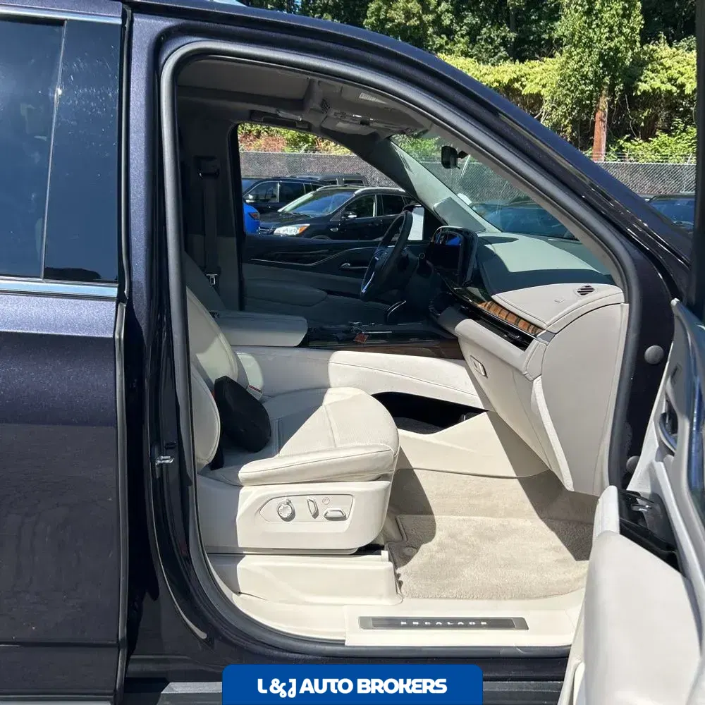 2023 Cadillac Escalade ESV Premium Luxury Platinum