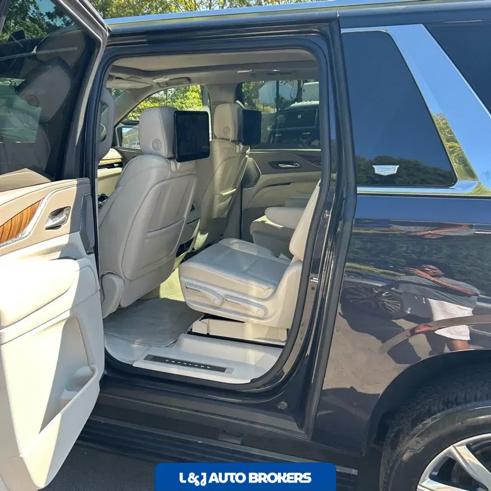 2023 Cadillac Escalade ESV Premium Luxury Platinum