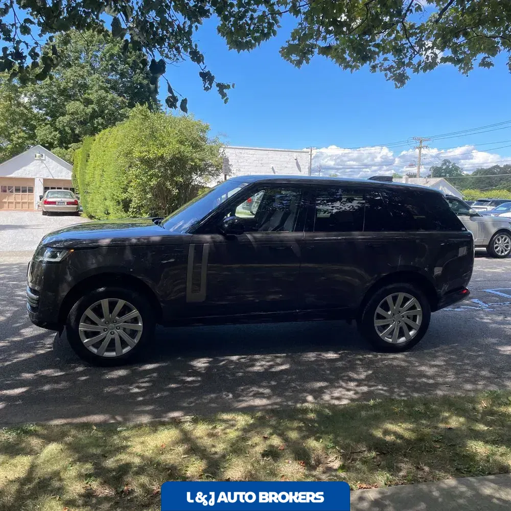 2023 Land Rover Range Rover SE