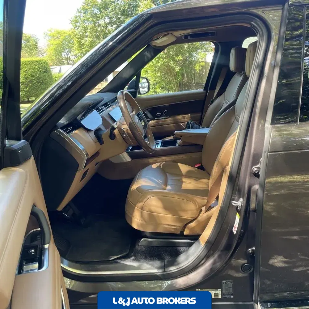 2023 Land Rover Range Rover SE