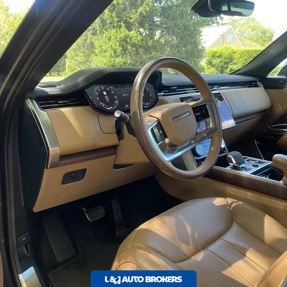 2023 Land Rover Range Rover SE