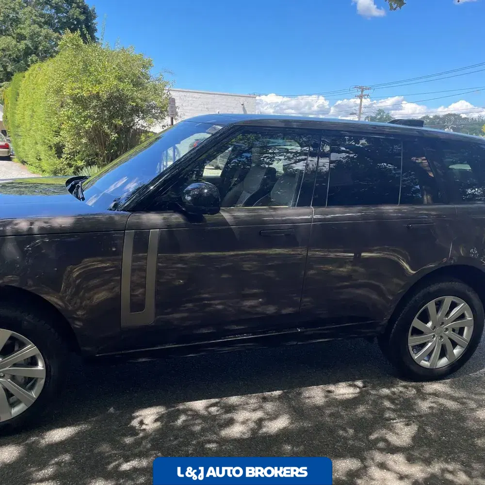 2023 Land Rover Range Rover SE