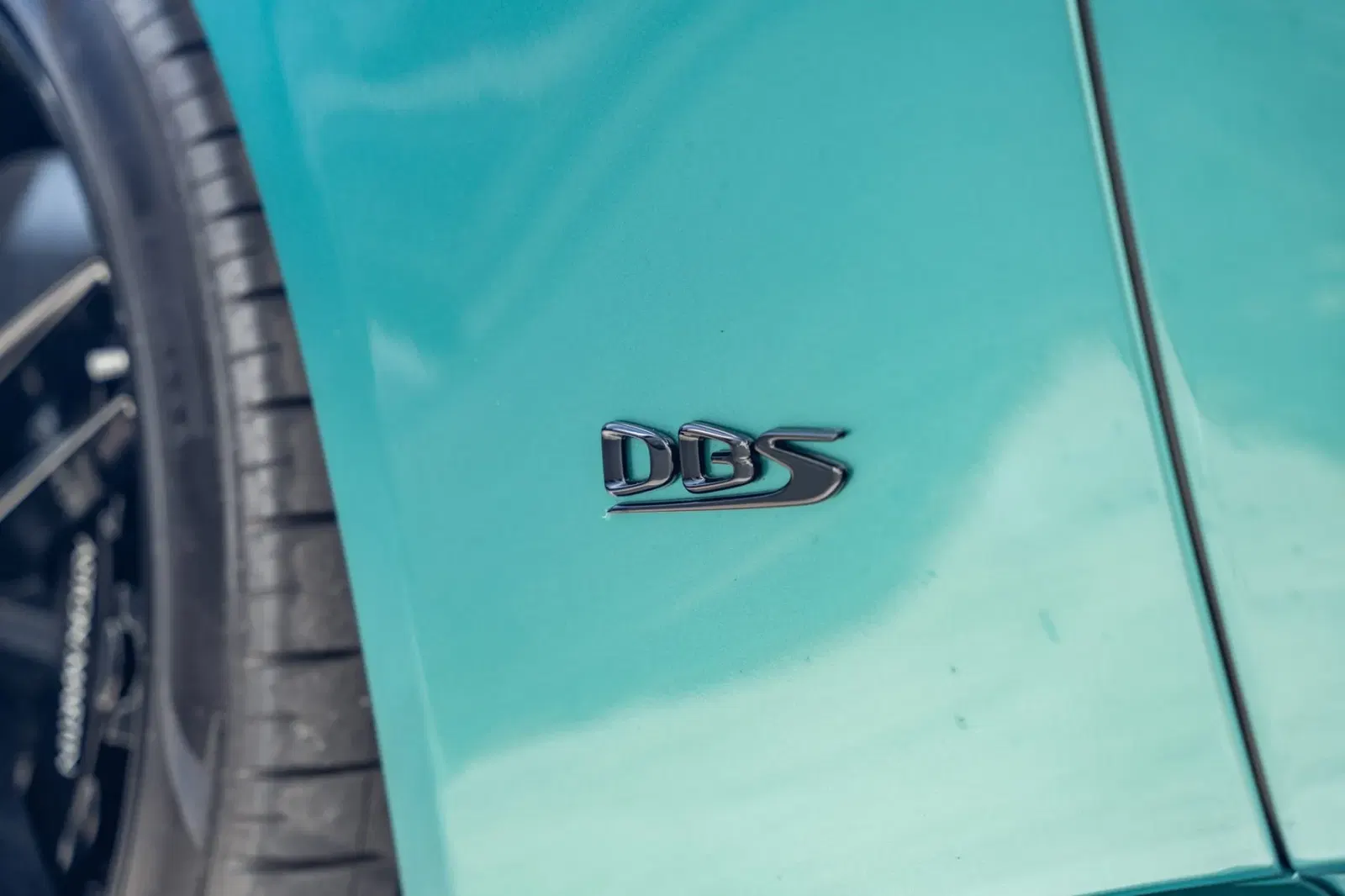 2022 Aston Martin DBS Superleggera Coupe