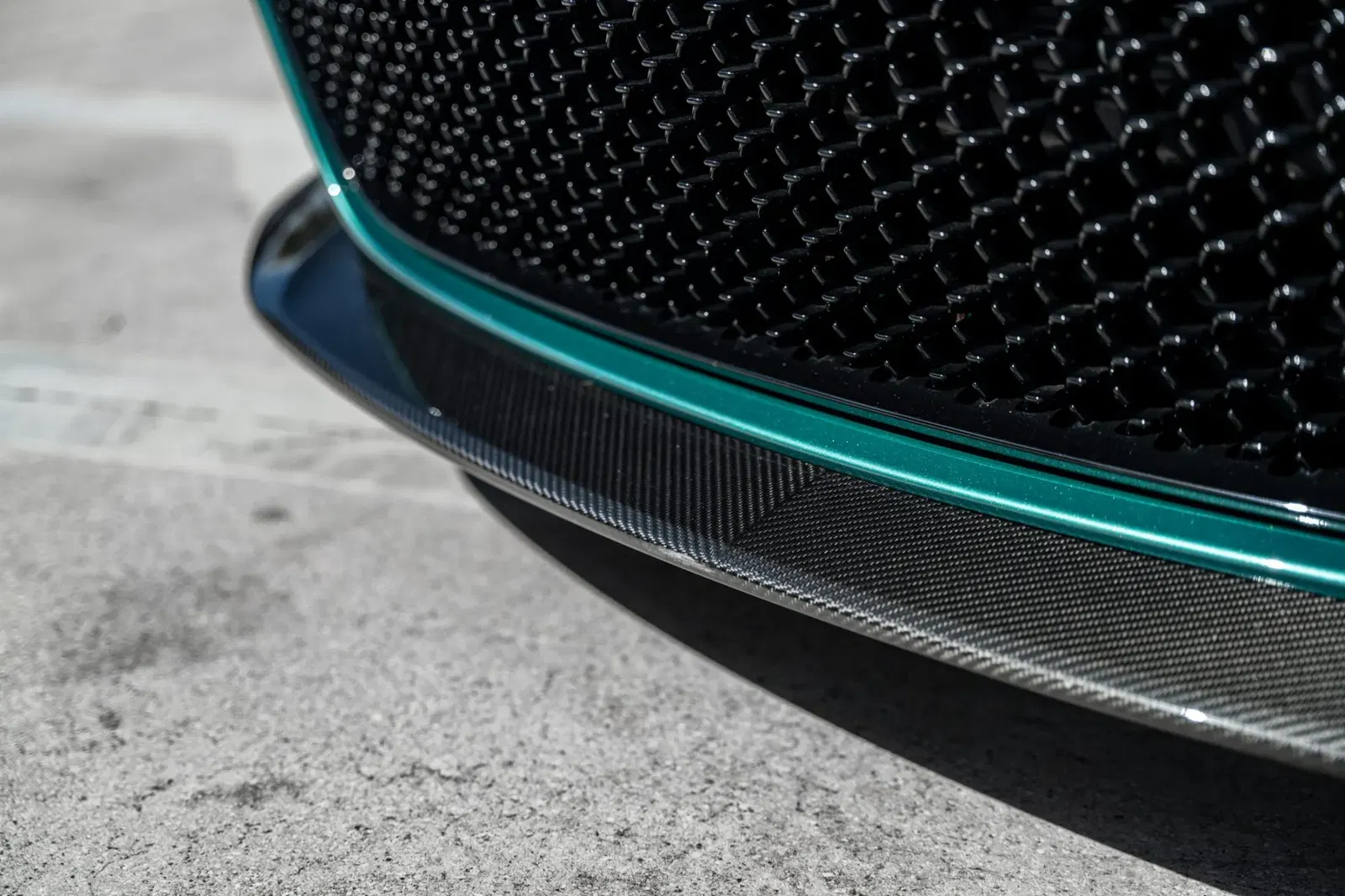 2022 Aston Martin DBS Superleggera Coupe