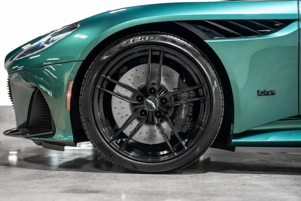 2022 Aston Martin DBS Superleggera Coupe
