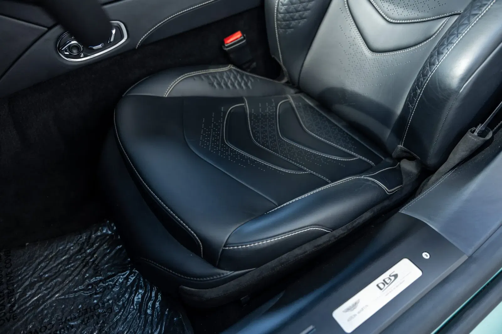 2022 Aston Martin DBS Superleggera Coupe