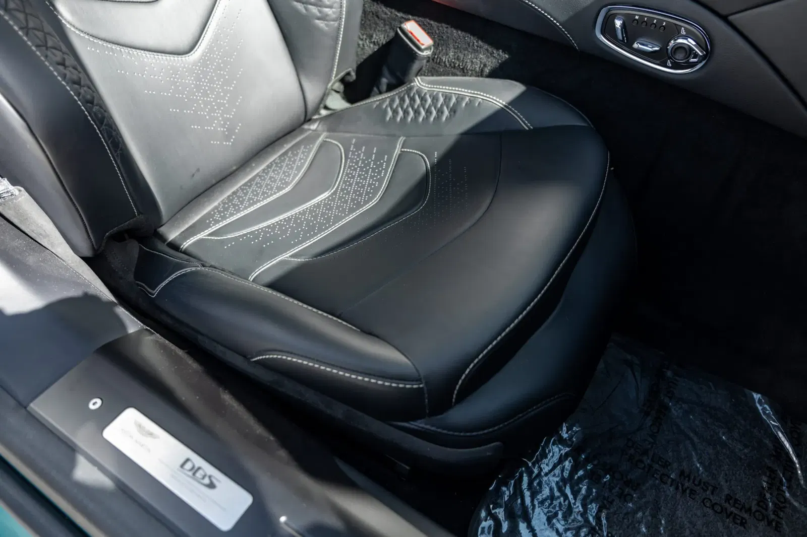 2022 Aston Martin DBS Superleggera Coupe