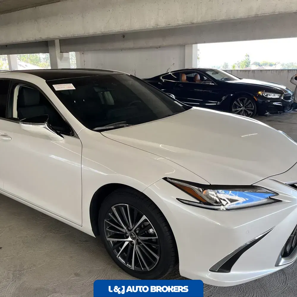 2025 Lexus ES 350 Base