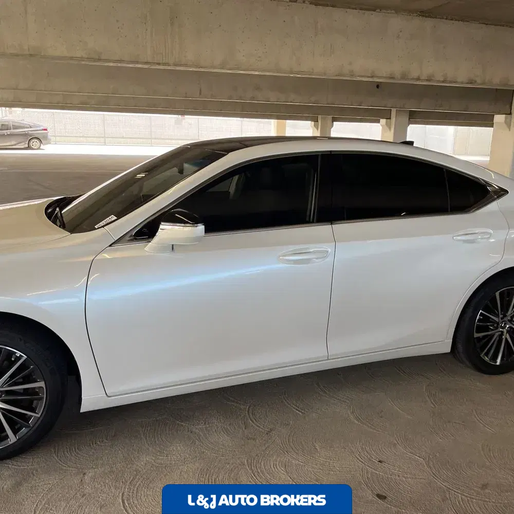 2025 Lexus ES 350 Base