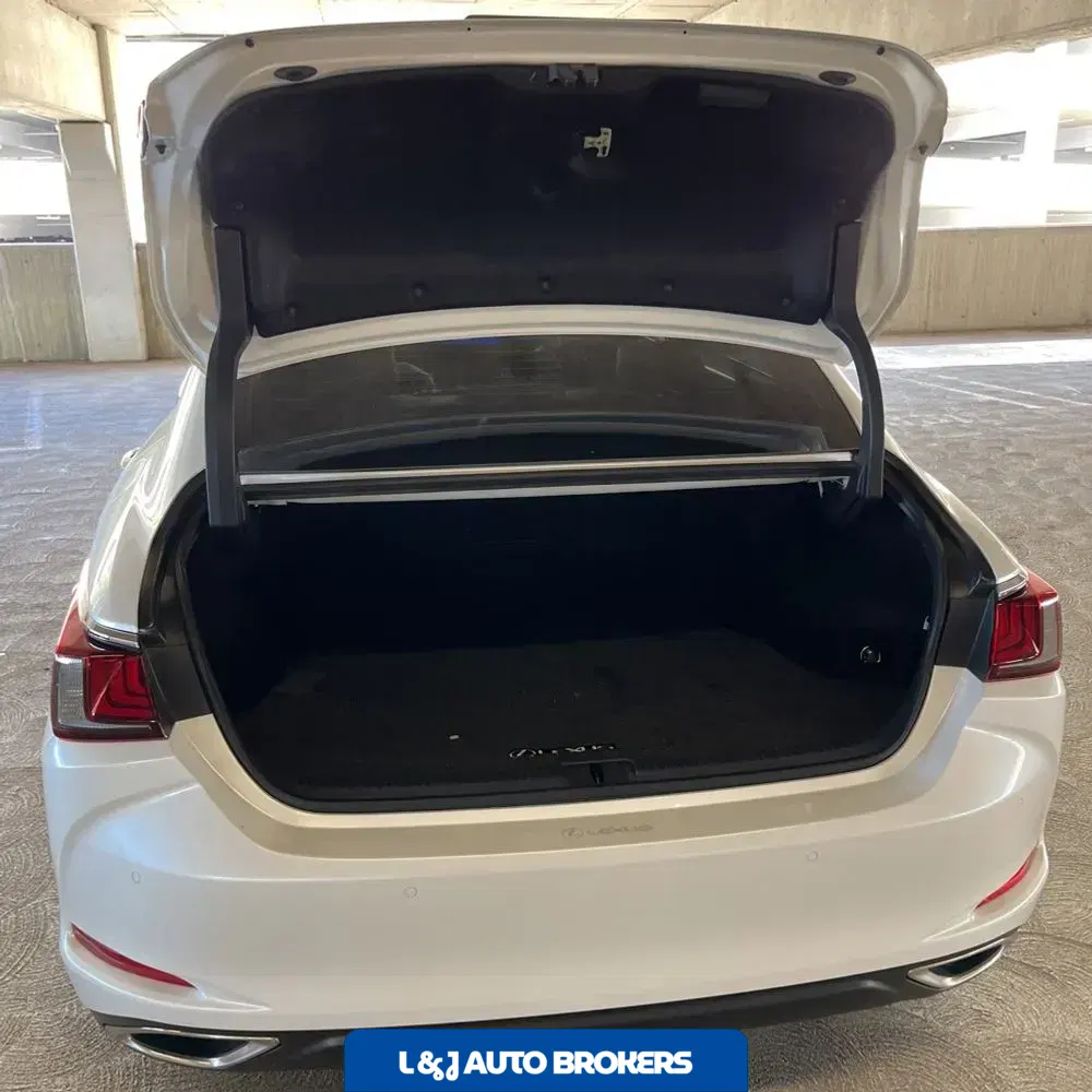2025 Lexus ES 350 Base
