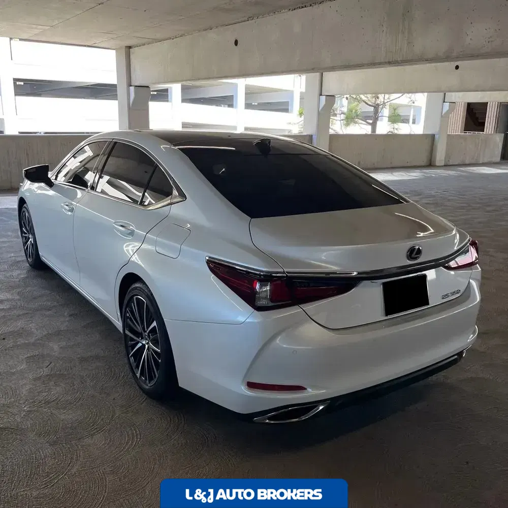 2025 Lexus ES 350 Base