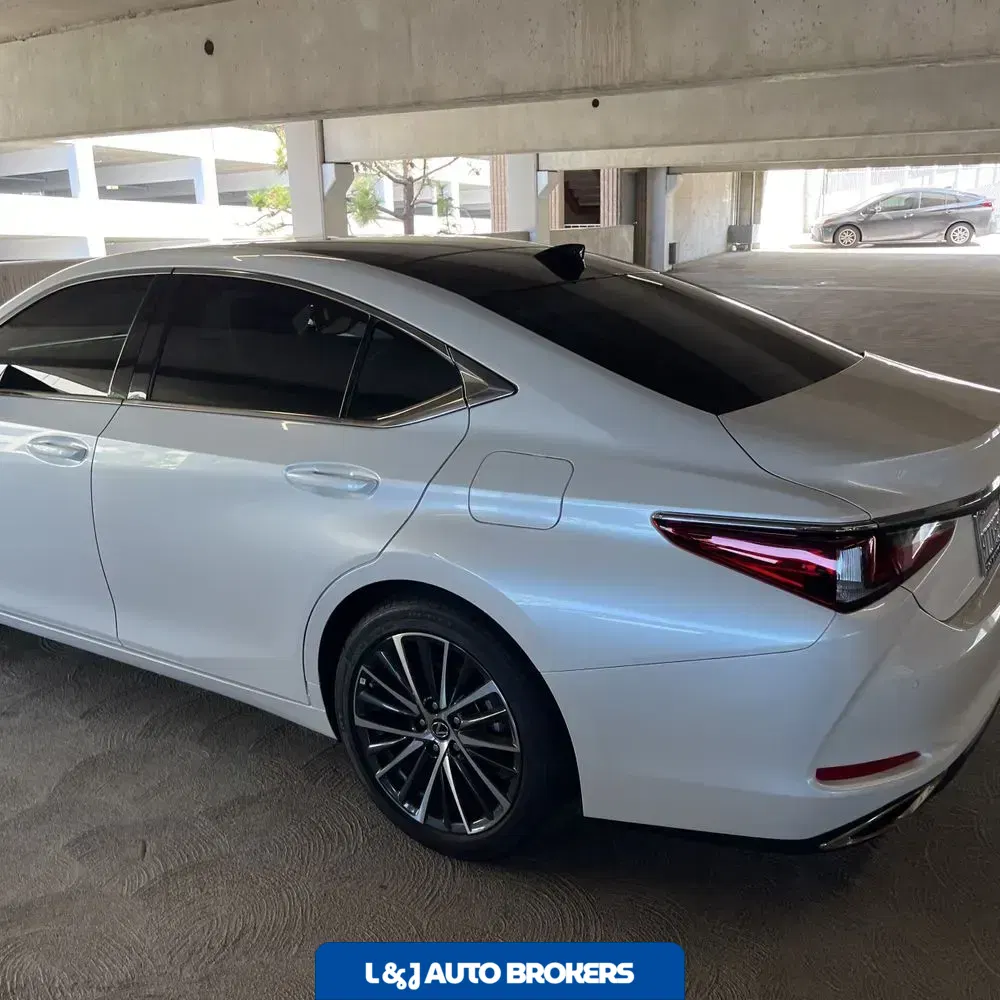 2025 Lexus ES 350 Base