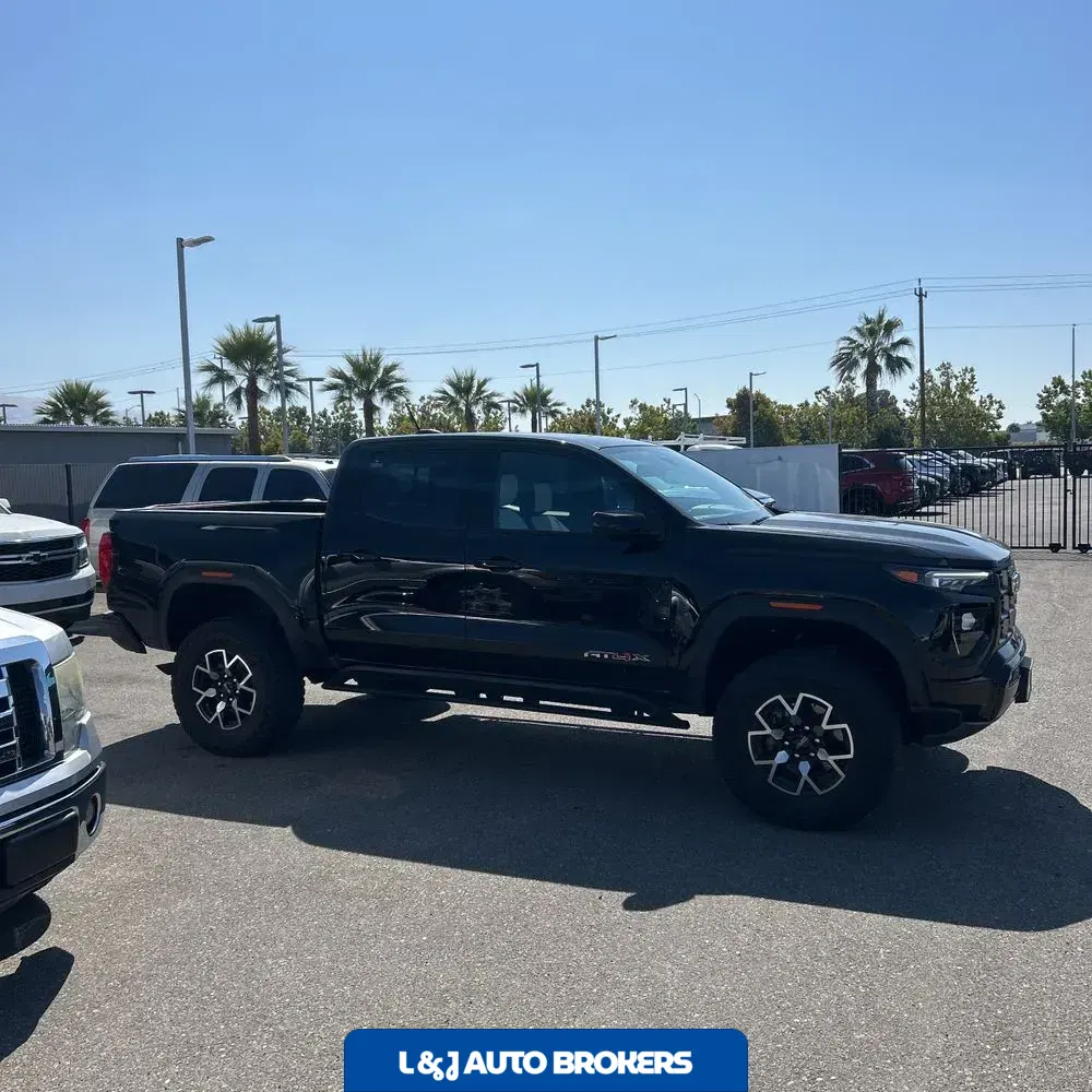 2023 GMC Canyon AT4X