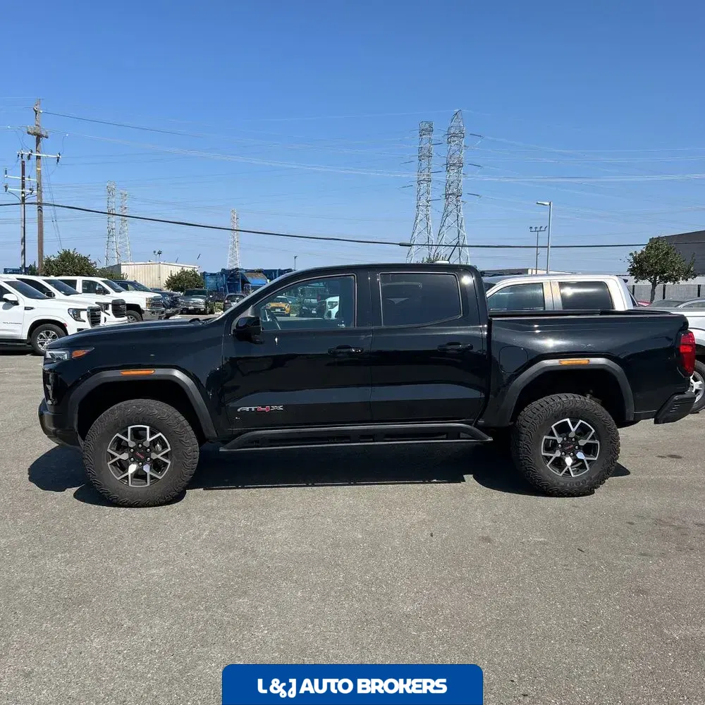 2023 GMC Canyon AT4X
