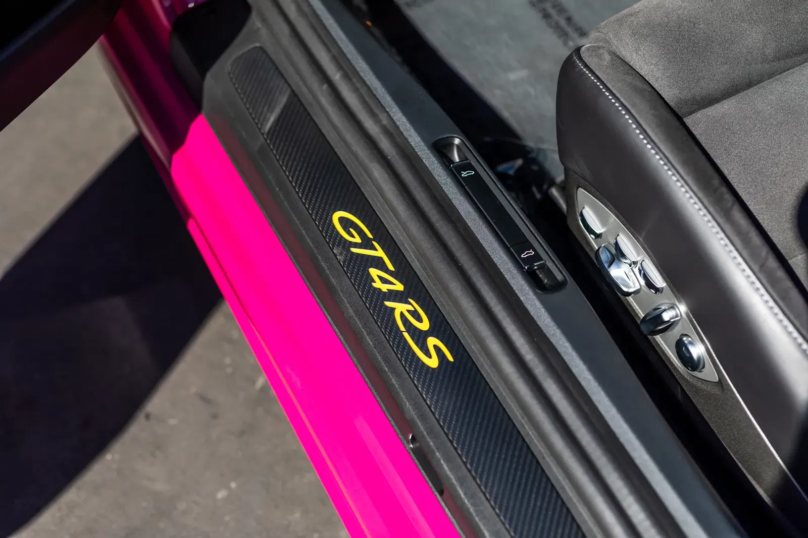 Ruby Star 2023 Porsche 718 Cayman GT4 RS Weissach