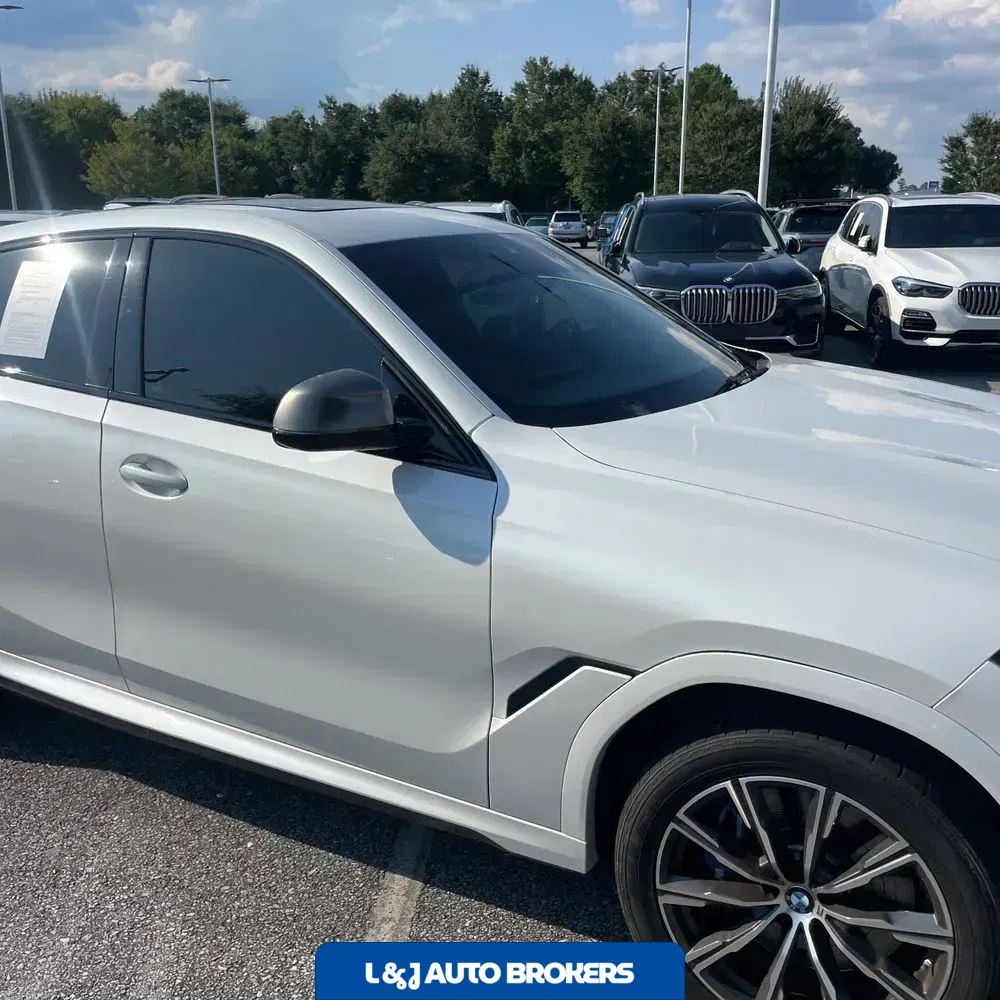 2022 BMW X6 M50i
