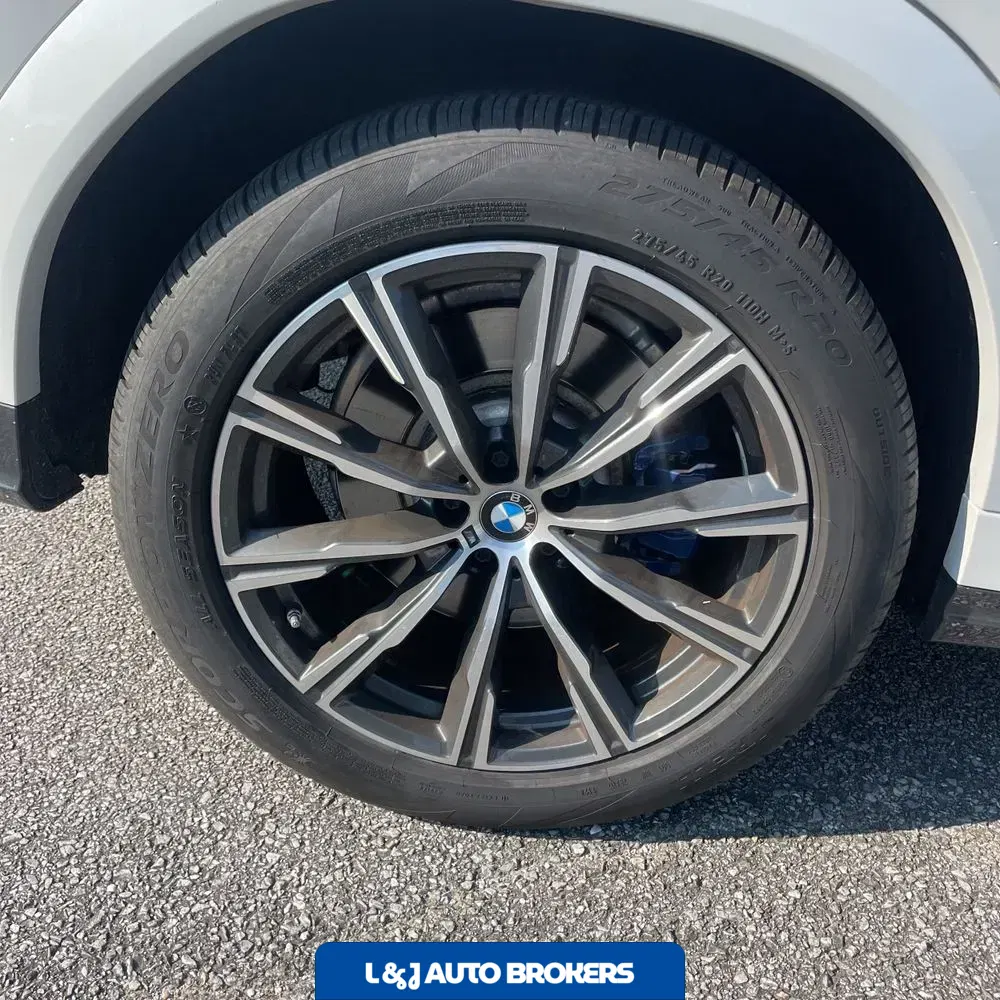 2022 BMW X6 M50i