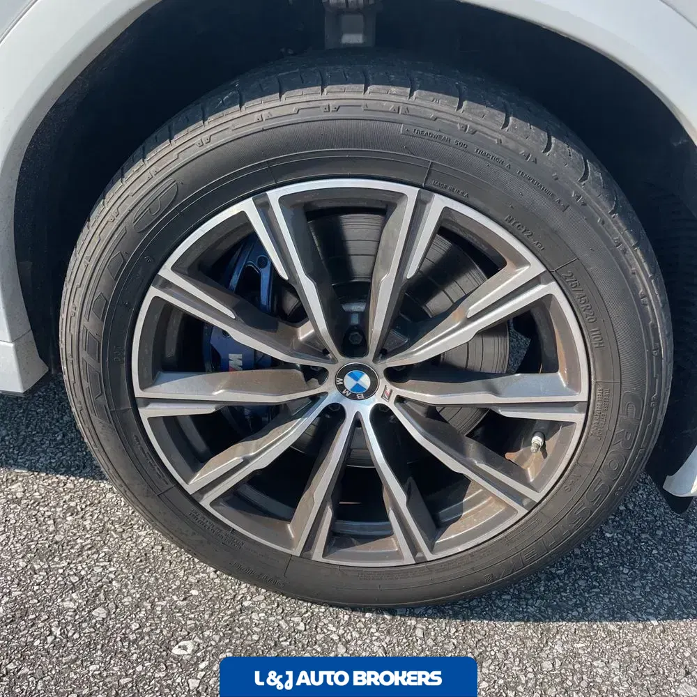 2022 BMW X6 M50i