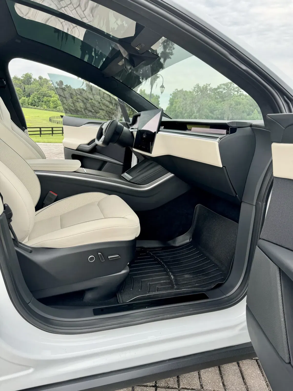 2022 Tesla Model X Plaid