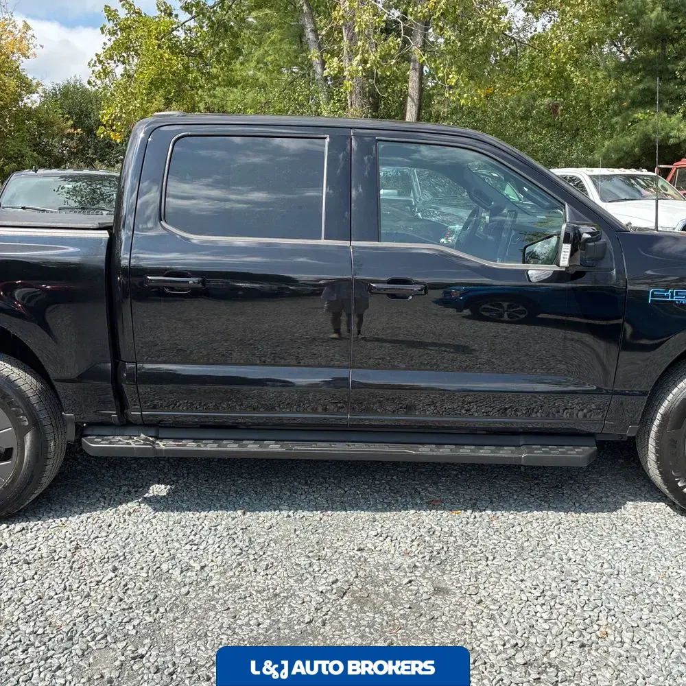 2024 Ford F-150 Lightning Lariat