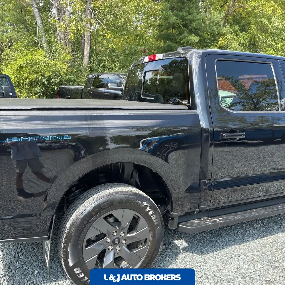 2024 Ford F-150 Lightning Lariat