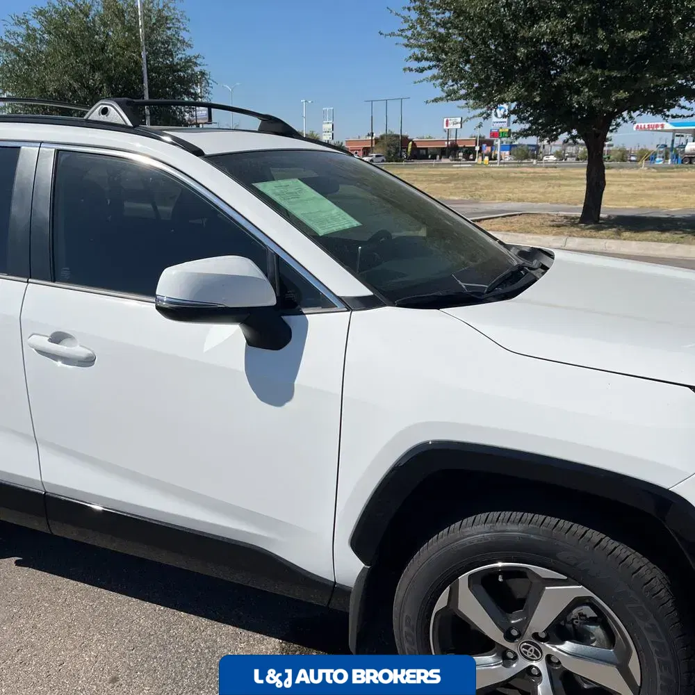 2025 Toyota RAV4 Plug-in Hybrid SE