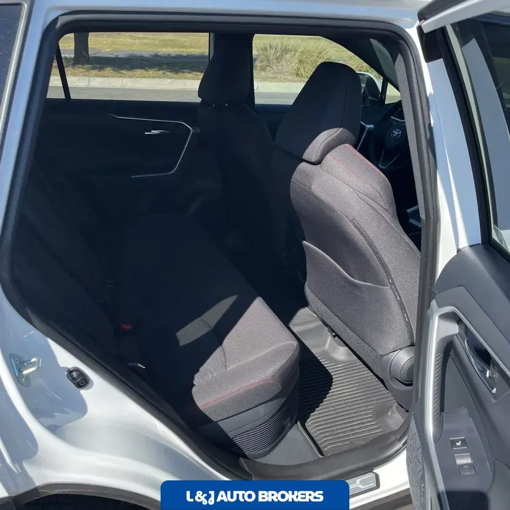 2025 Toyota RAV4 Plug-in Hybrid SE
