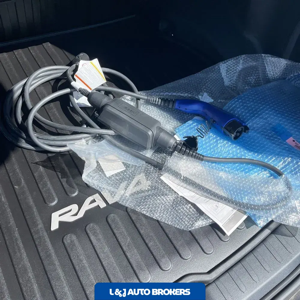 2025 Toyota RAV4 Plug-in Hybrid SE