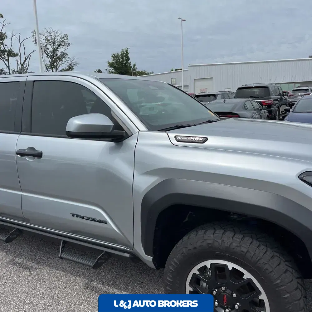 2025 Toyota Tacoma TRD Off-Road HV