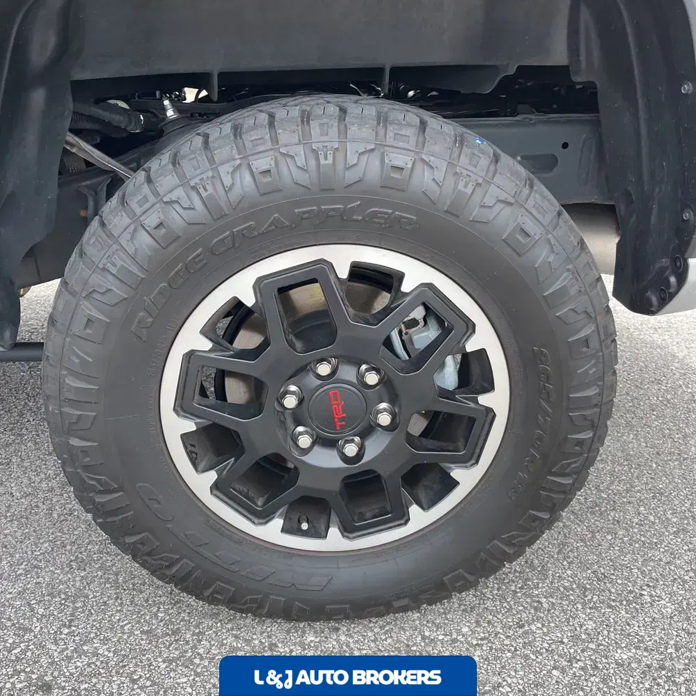 2025 Toyota Tacoma TRD Off-Road HV