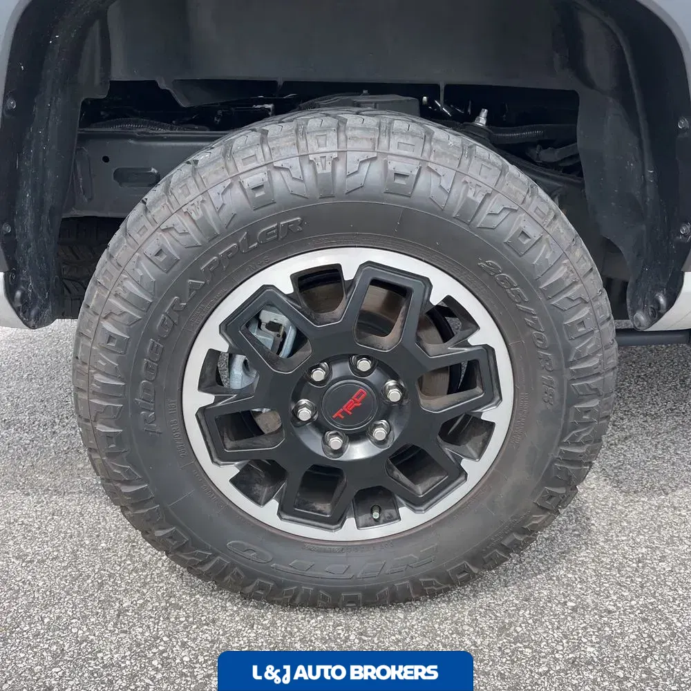 2025 Toyota Tacoma TRD Off-Road HV