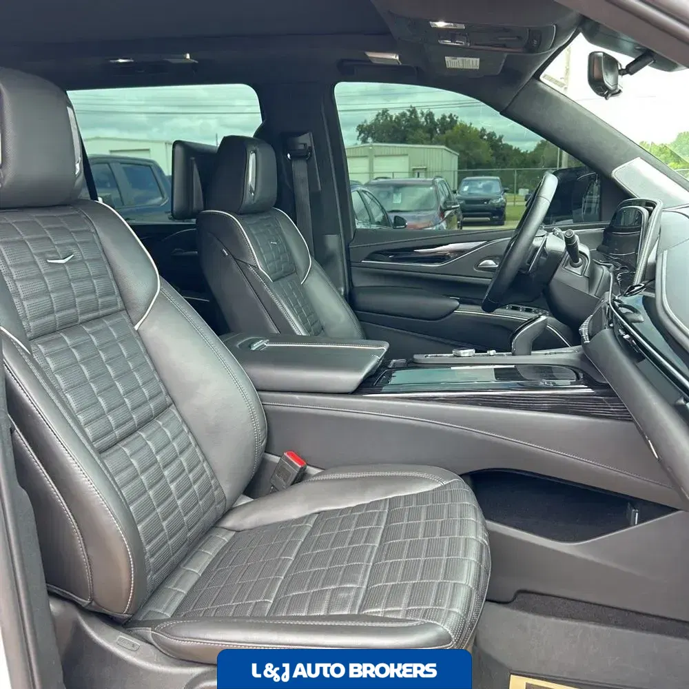 2023 Cadillac Escalade-V ESV Base