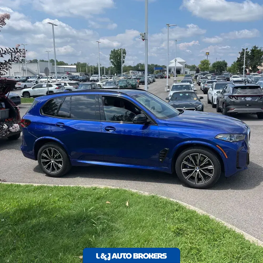 2024 BMW X5 M60i