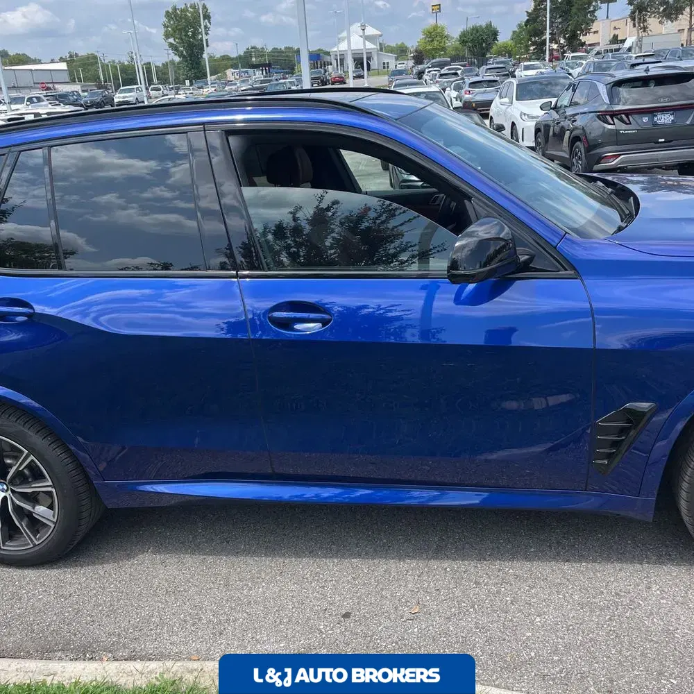 2024 BMW X5 M60i