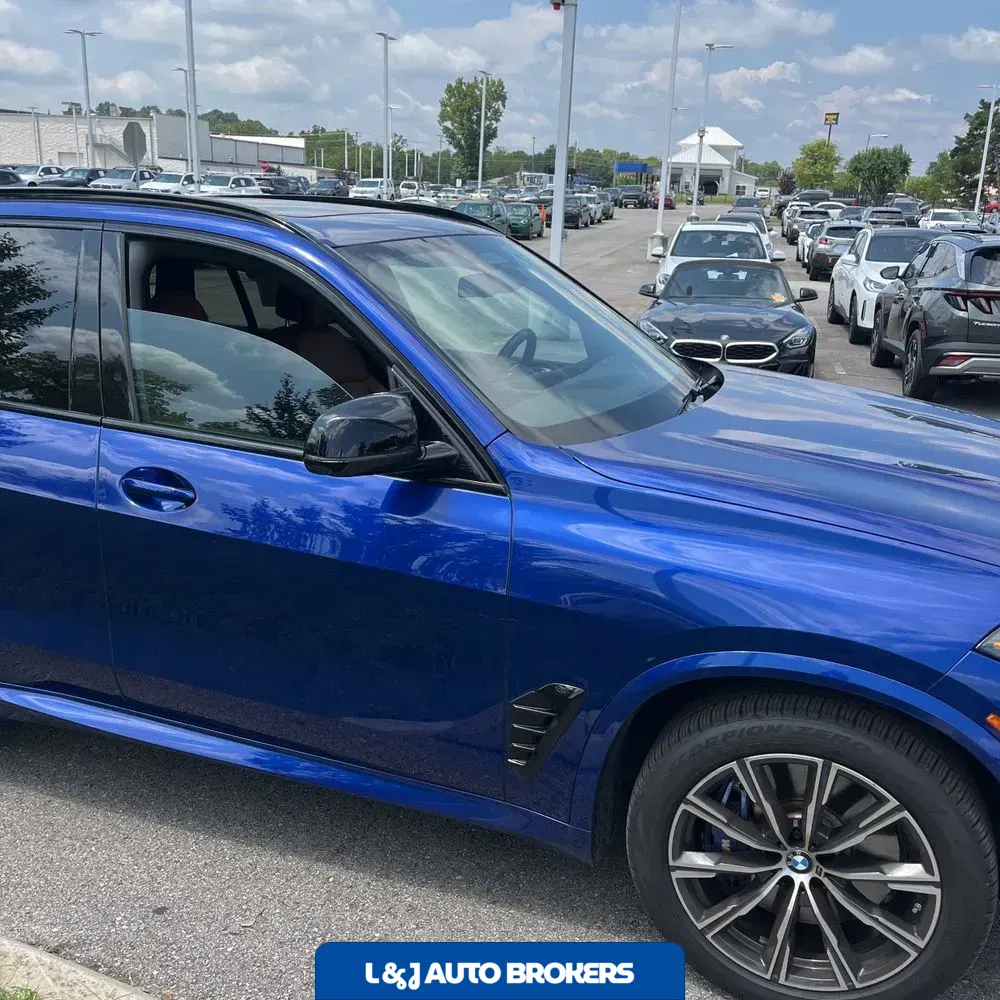 2024 BMW X5 M60i