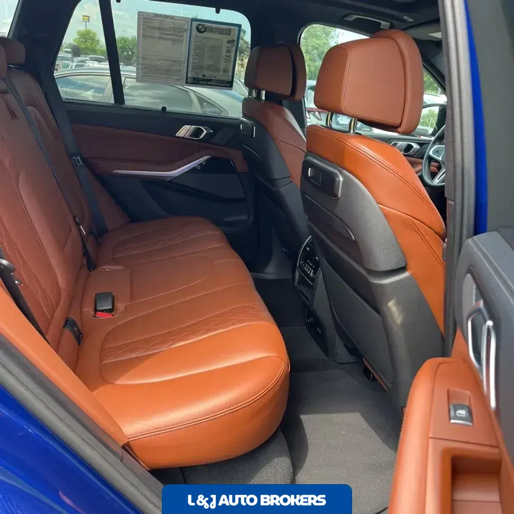 2024 BMW X5 M60i