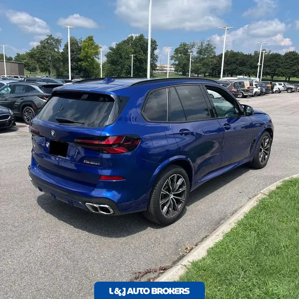 2024 BMW X5 M60i