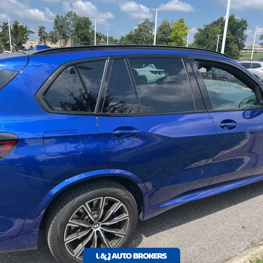 2024 BMW X5 M60i