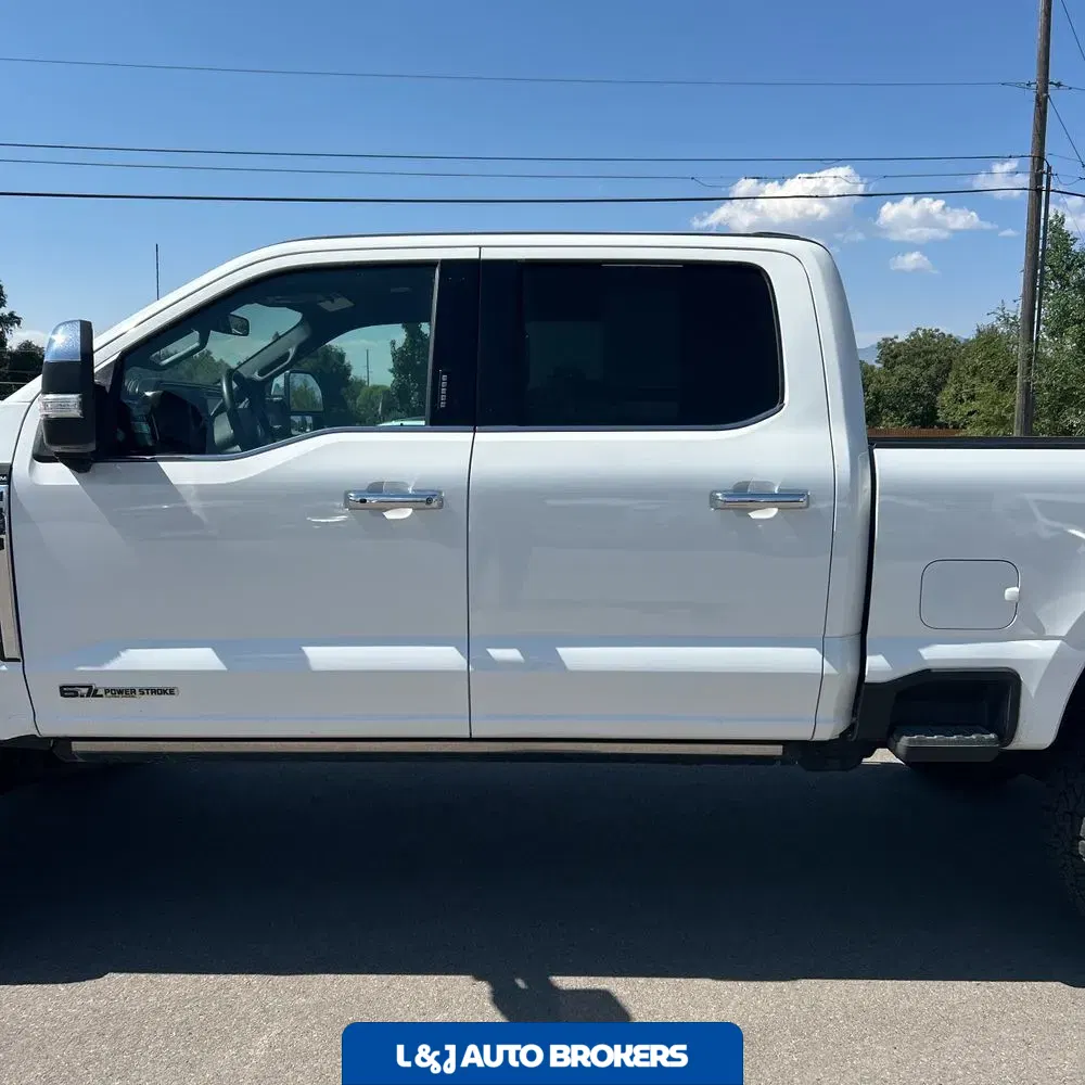 2023 Ford F350 S/D Platinum
