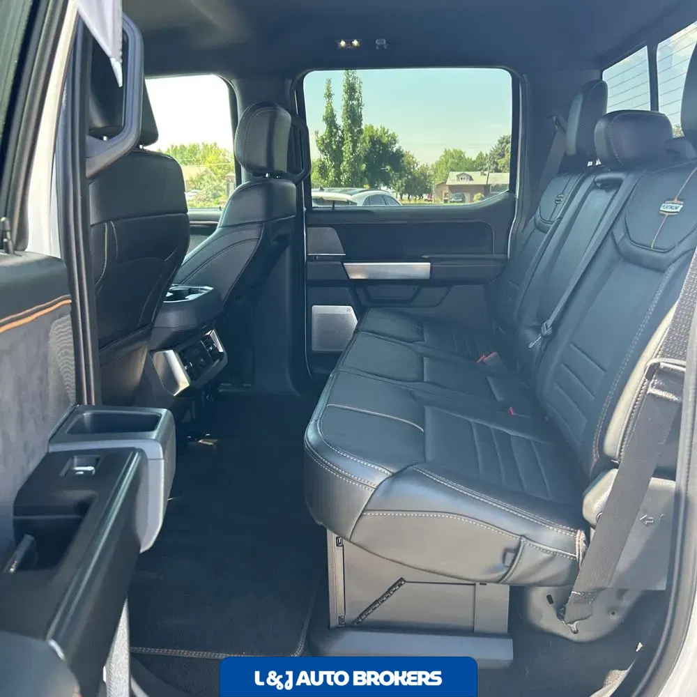 2023 Ford F350 S/D Platinum