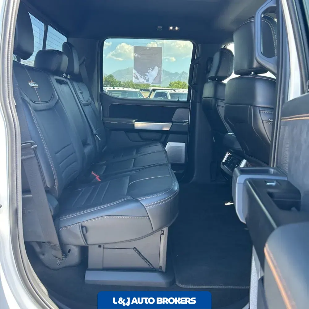 2023 Ford F350 S/D Platinum