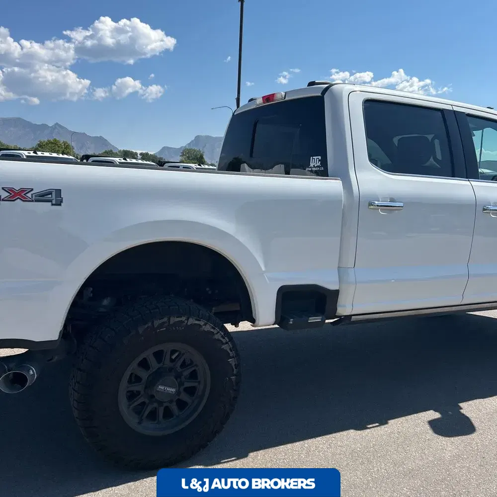 2023 Ford F350 S/D Platinum