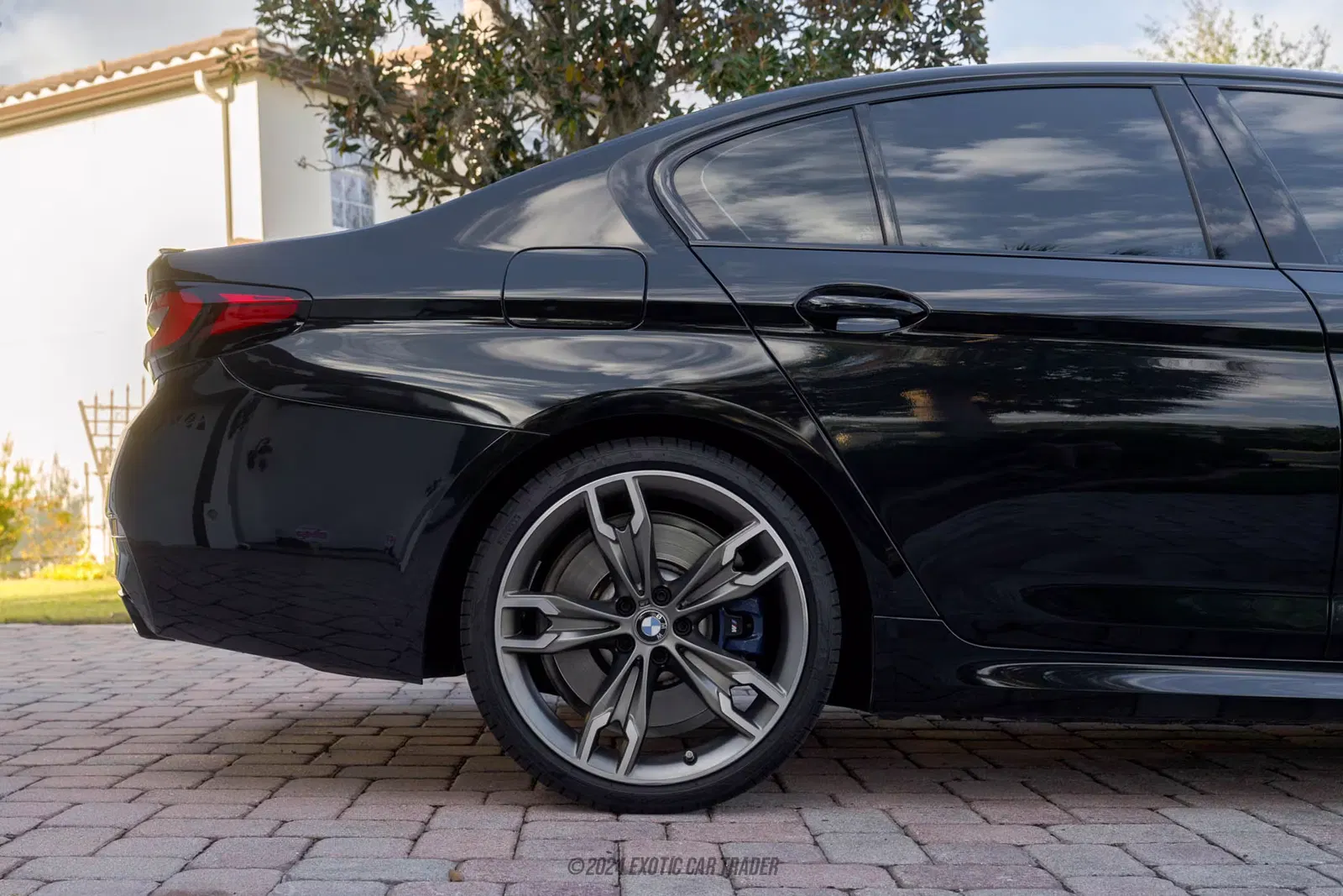 2022 BMW M550i xDrive xDrive